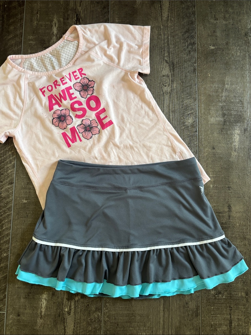 Old Navy Gray Skater Tennis Skirt with Turquoise Trim + top